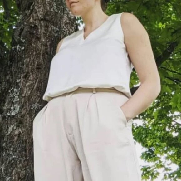 MULBERRY 100% Silk V-Neck Tank Size: Medium - Picture 1 of 4
